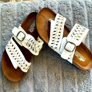 Cliffs by White Mountain